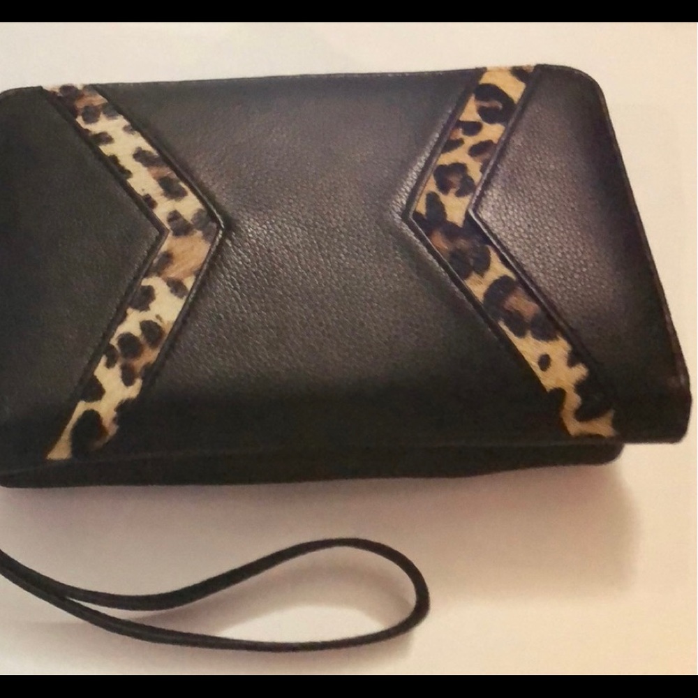 Silpada ZAHARA Clutch, New, Dust bag included, 7.5” X 5” all leather, mint cond.